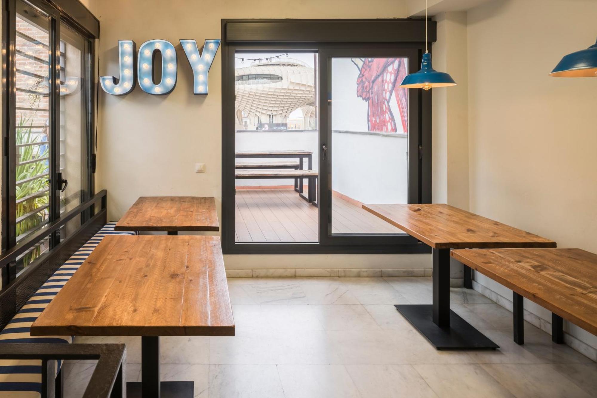Joy Setas Coworking Hostel Sevilla Bagian luar foto