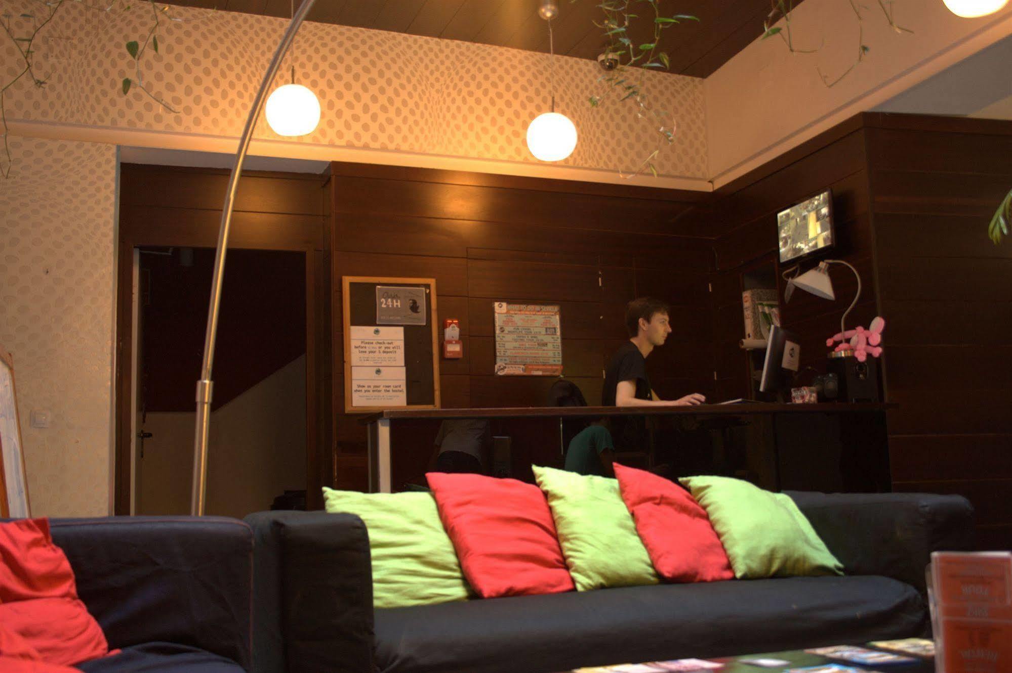 Joy Setas Coworking Hostel Sevilla Bagian luar foto